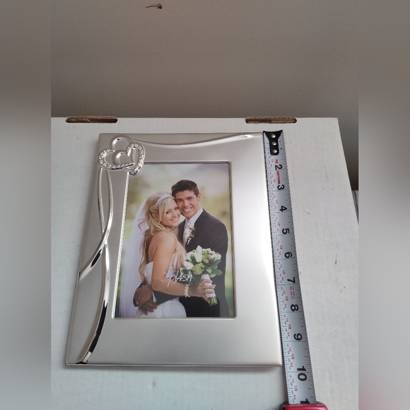NWT silver plated picture frame with engraved zirconia hearts - Picture 5 of 8
